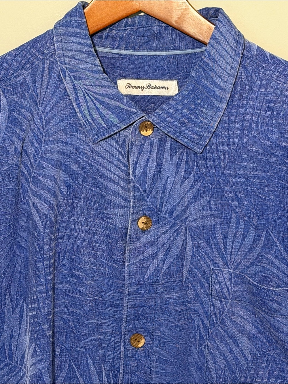 Tommy Bahama Island Style 100% Silk Blue Palm-Print Lightweight Shirt